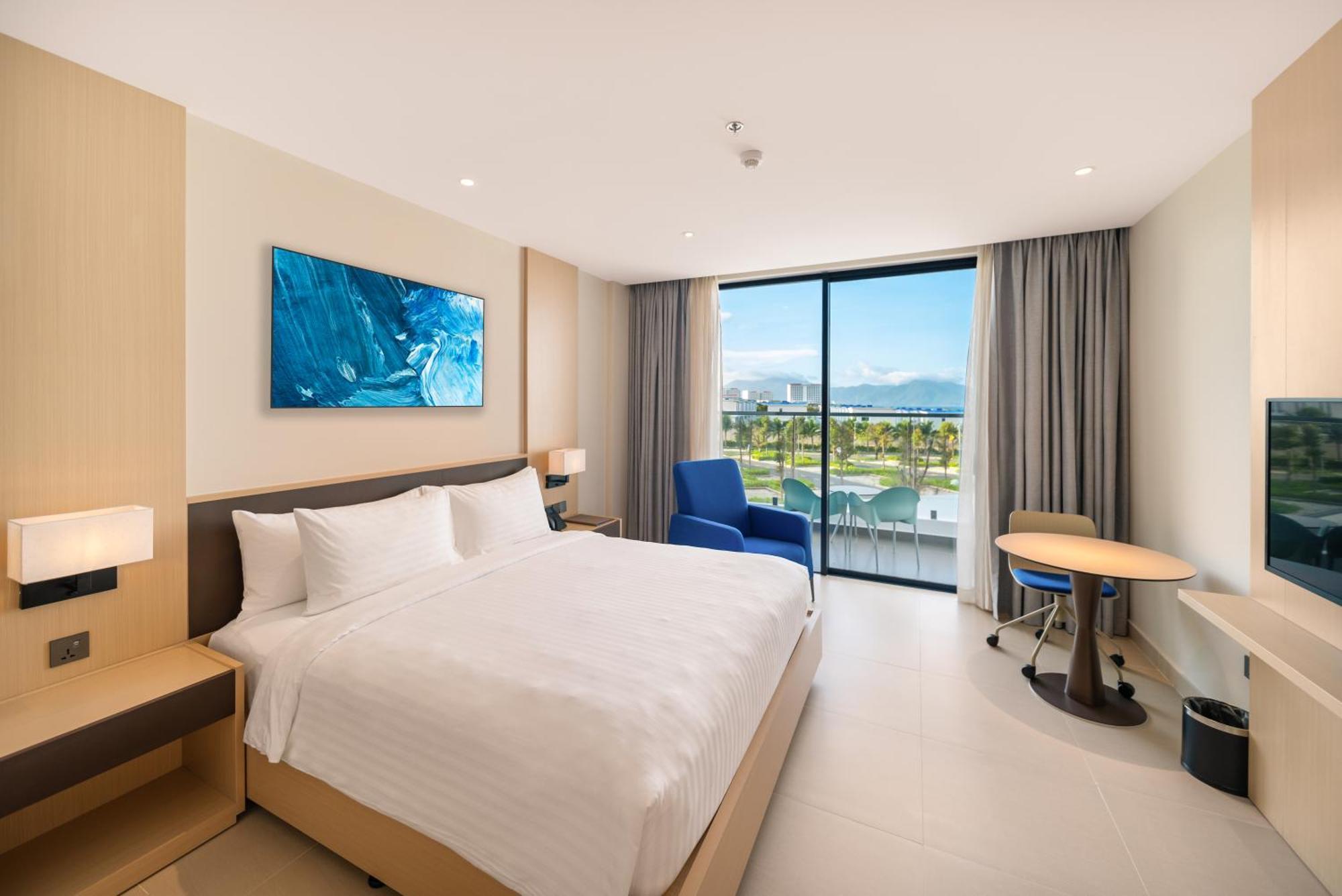 The Empyrean Cam Ranh Beach Resort Esterno foto