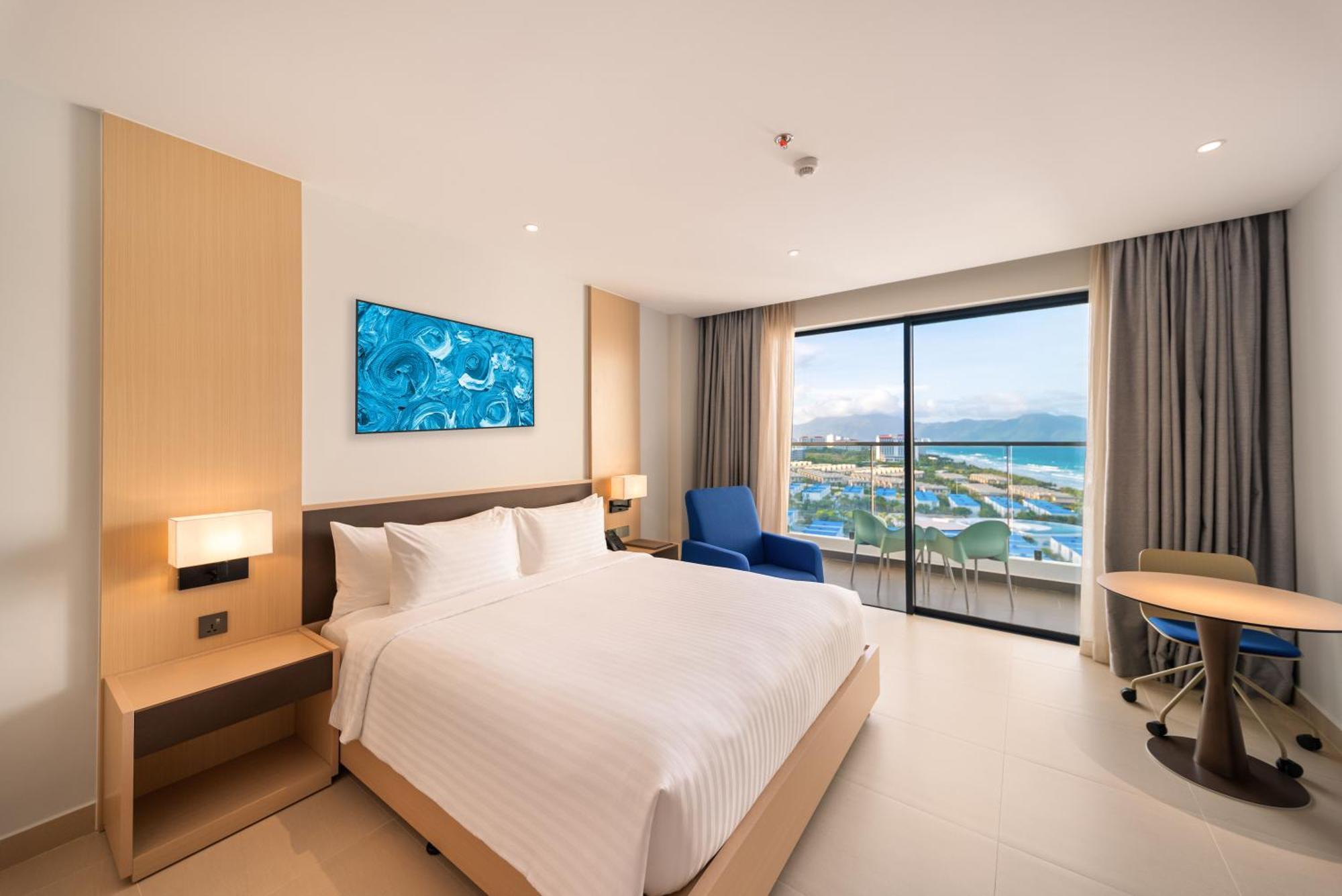 The Empyrean Cam Ranh Beach Resort Esterno foto